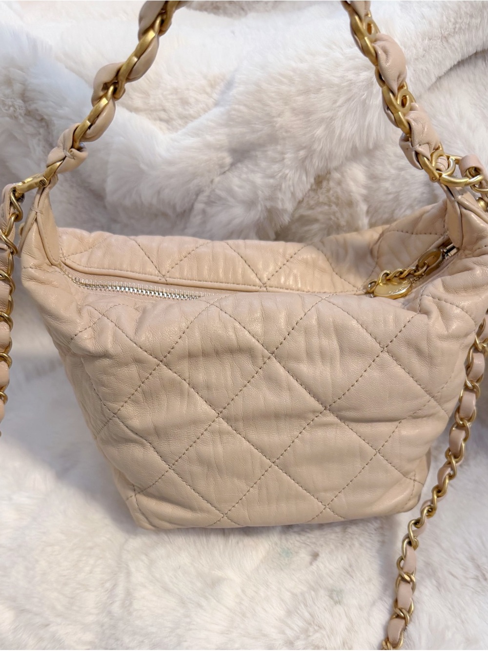 Chanel Quilted Beige Chain-Handle Shoulder Hobo Bag - Picture 2 of 11